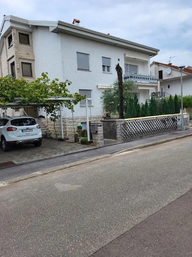 Sari Apartment Umag